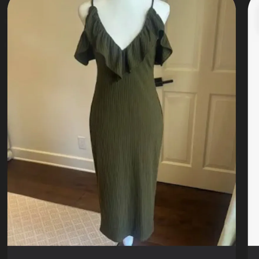 Tularosa - Women's Midi
Olive Green Ribbed Dress revolve ruffle S knit formal - Image 2