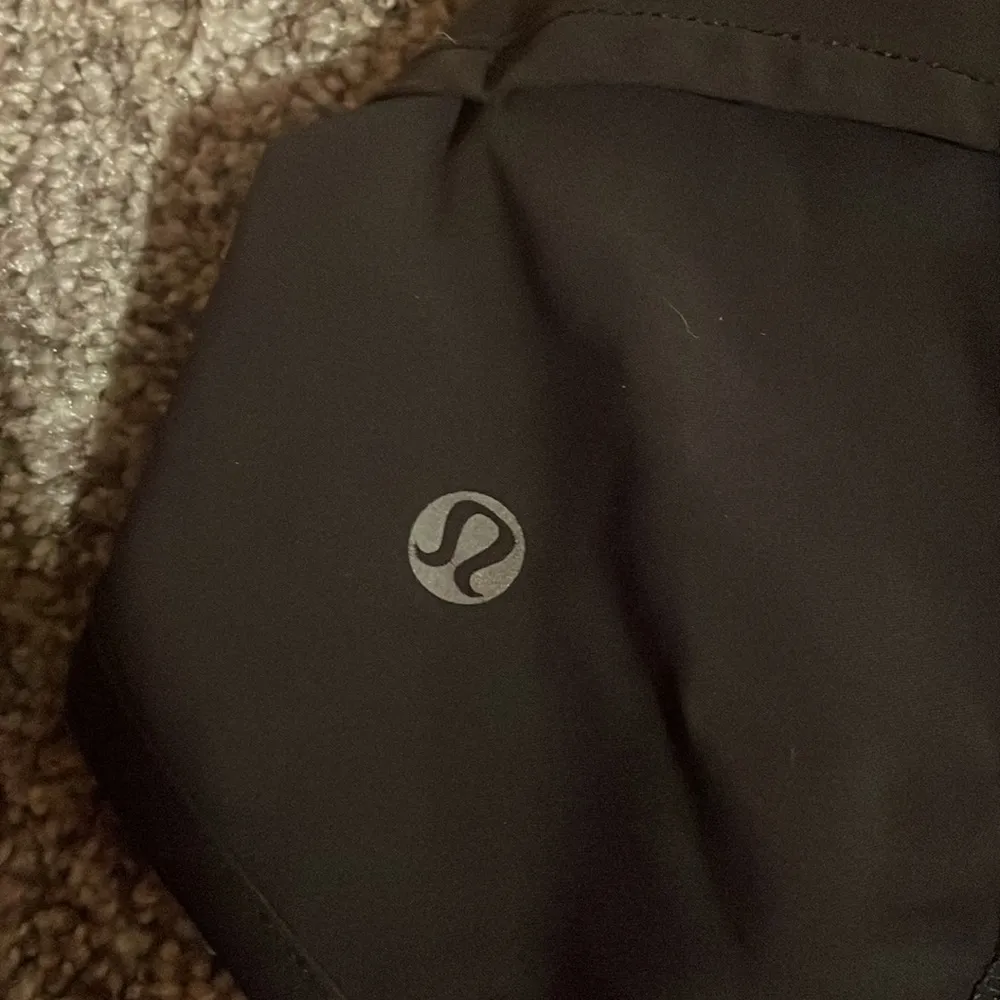 Lululemon Black  shorts - Image 4