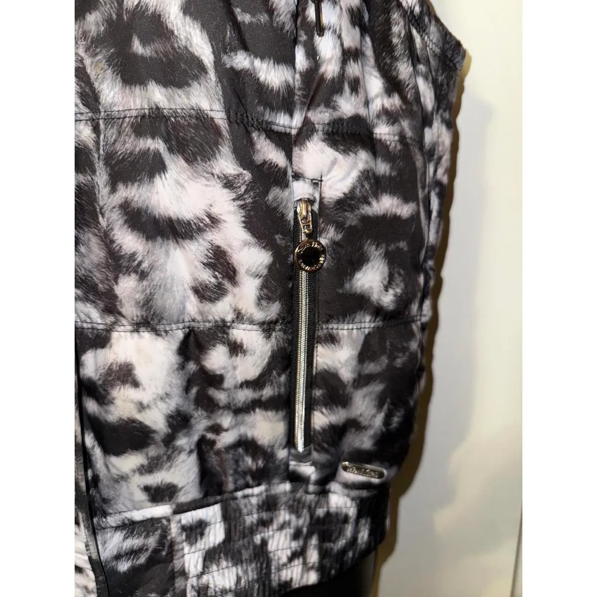 Calvin Klein  Puffy Vest M - Image 2