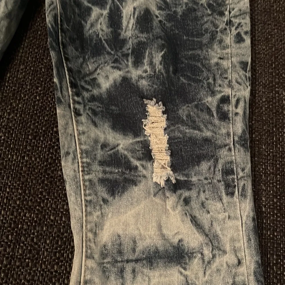 Tie dye stone washed look jeans - Image 4