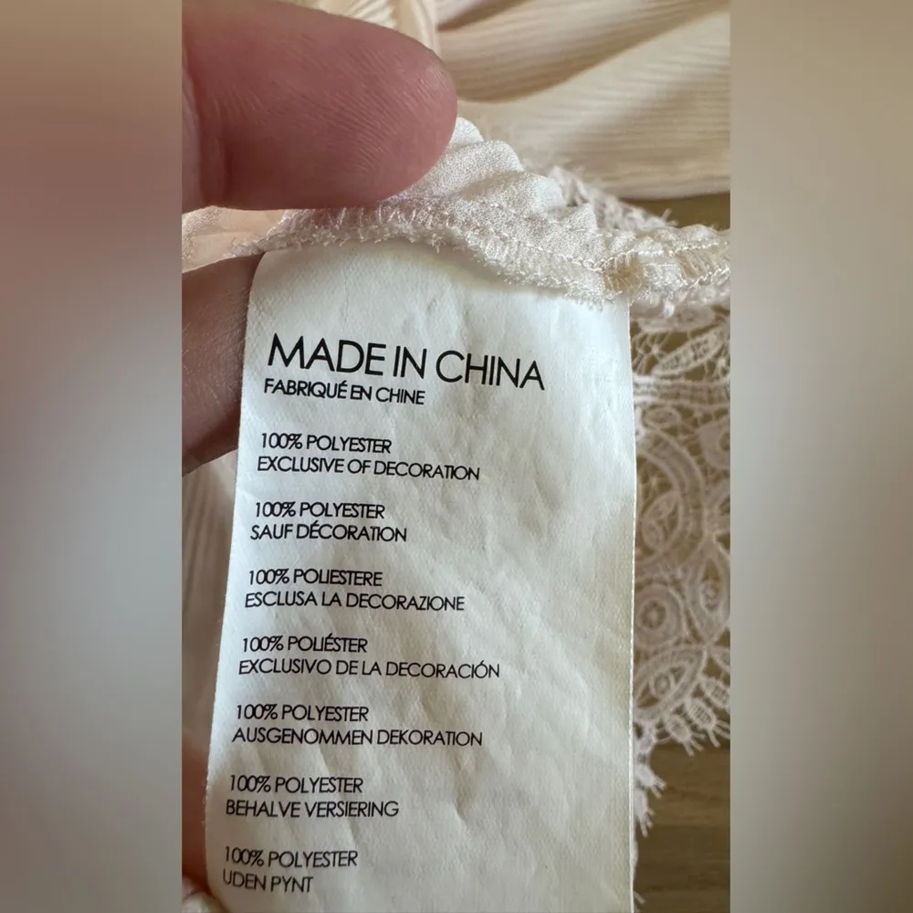 CLUB MONACO  Zameeka Ruffled Top size small - Image 8