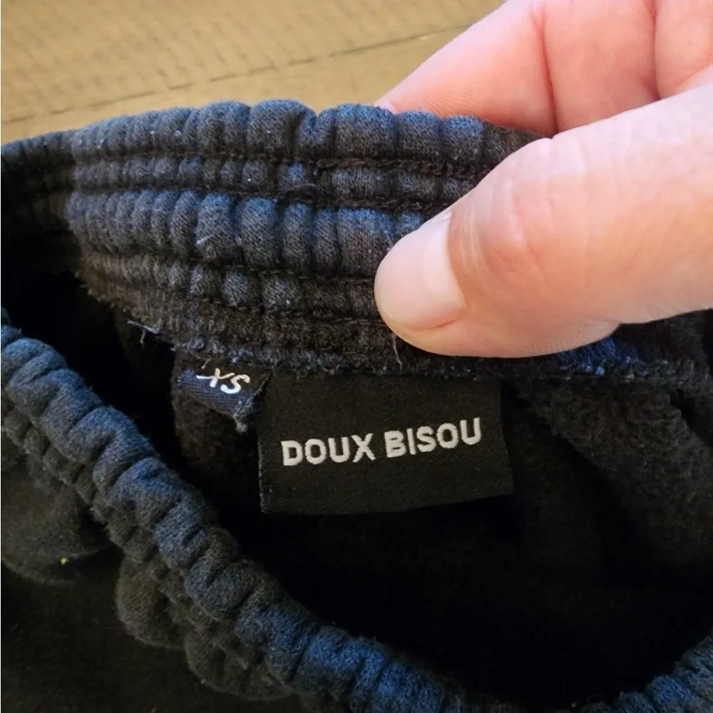 Doux bisou cotton stretch black shorts size xs - Image 3