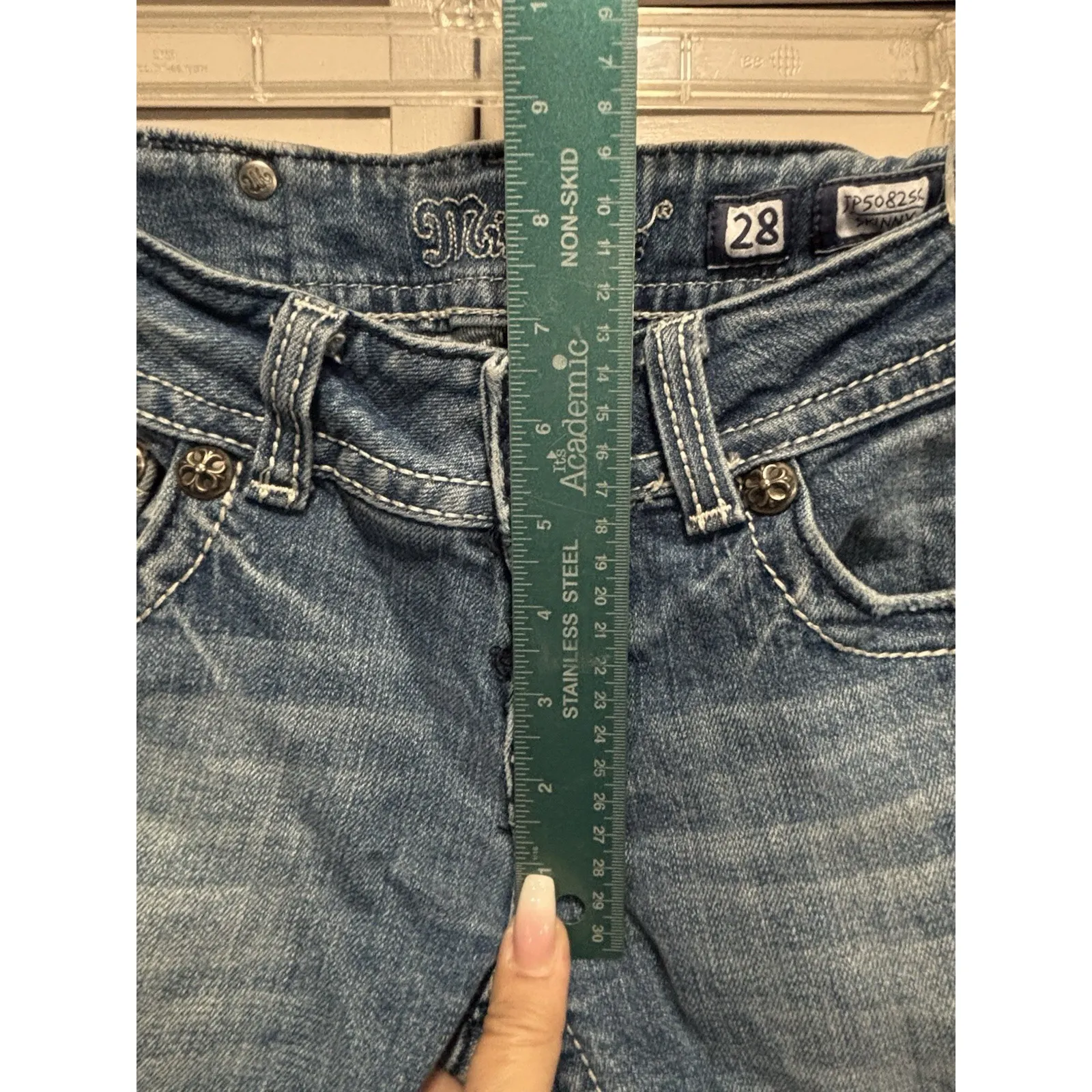 Miss Me Skinny Jeans Embroidered/Gem Med Wash Logo Size 28 Low Rise Boho - Image 2