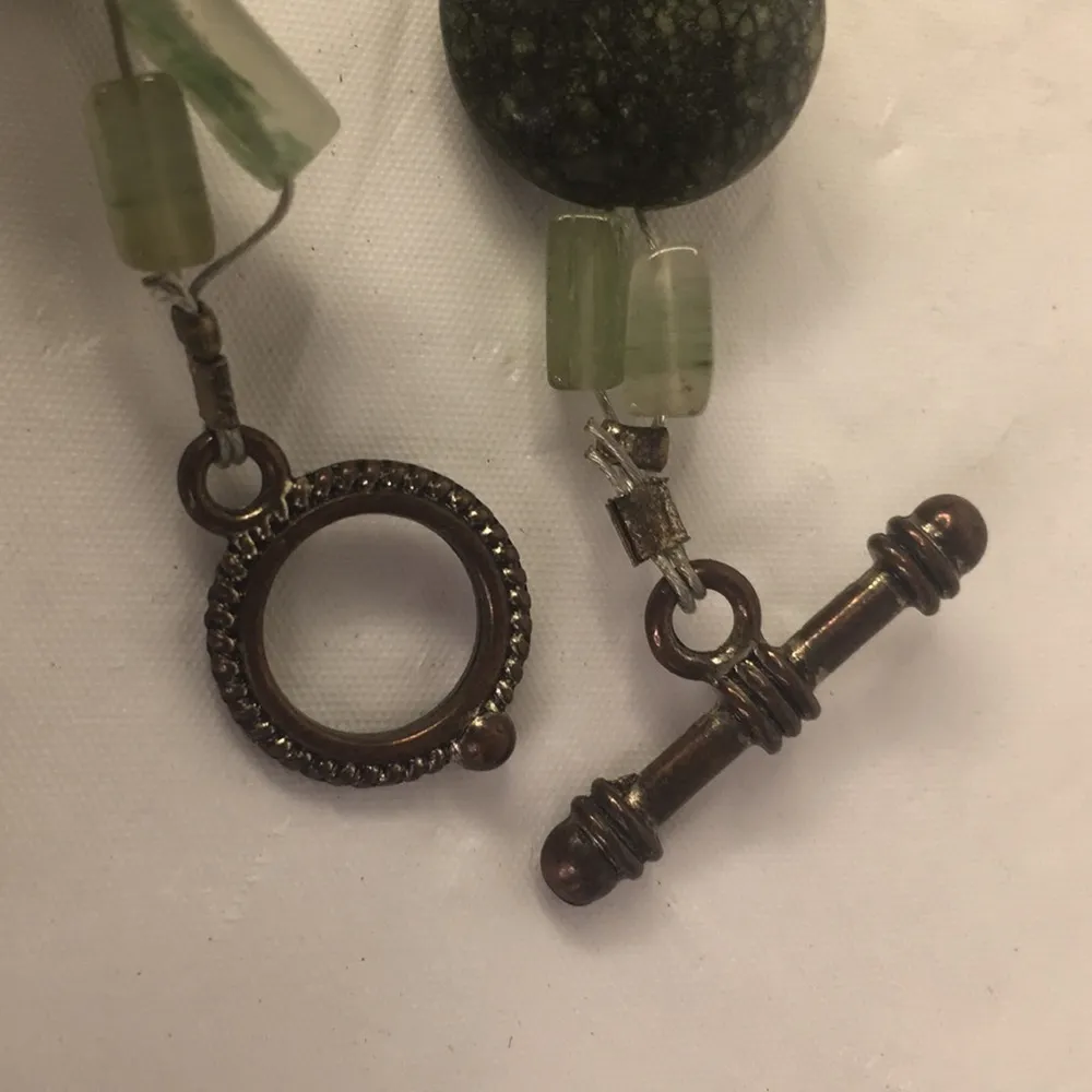 Artisan Hamsa Green Stone silver tone bracelet 7.5” - Image 4