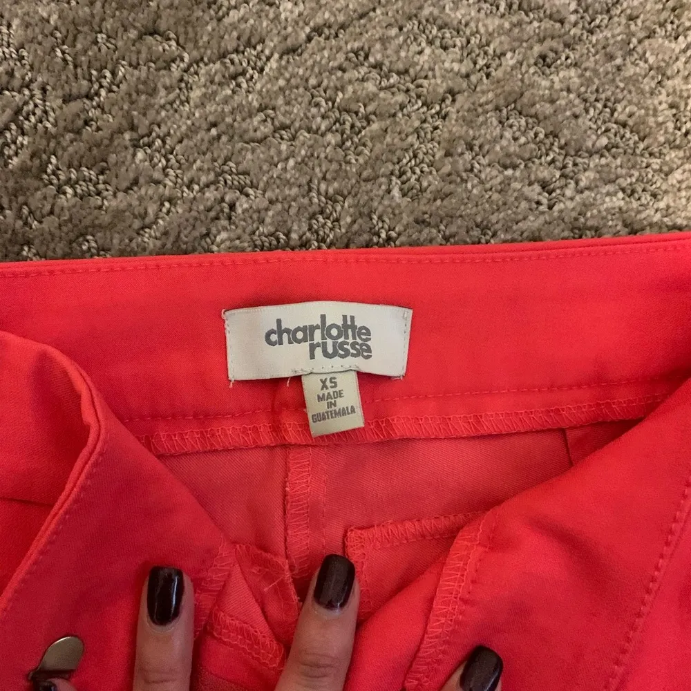 Bright coral cropped pants - Image 6