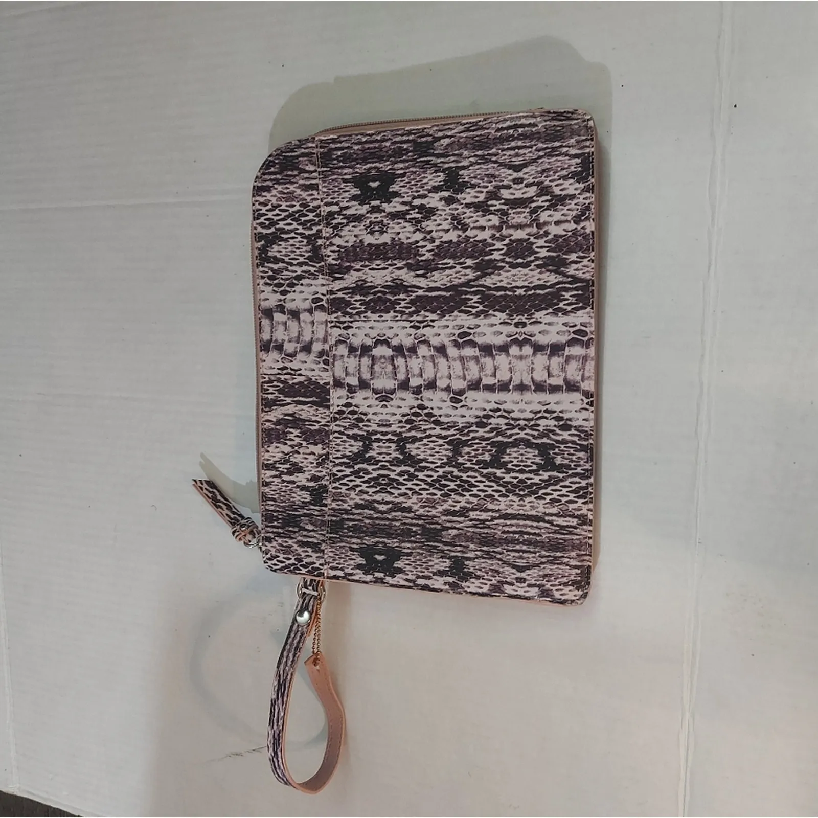 Pink Faux Crocodile Wristlet Accessory Casual Animal Print Boho Rocker Party - Image 2