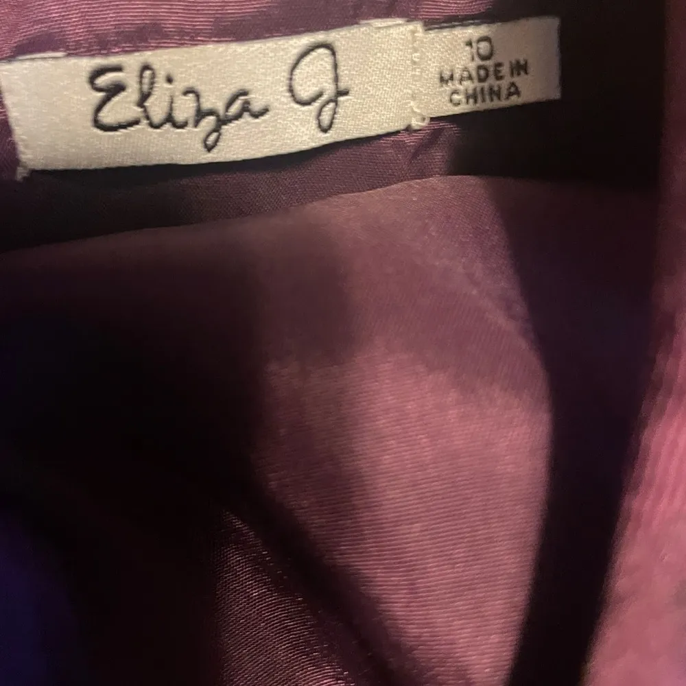 Eliza J Purple Floral Fit and Flare Cocktail Dress Size 10
Wedding Gala Party - Image 8