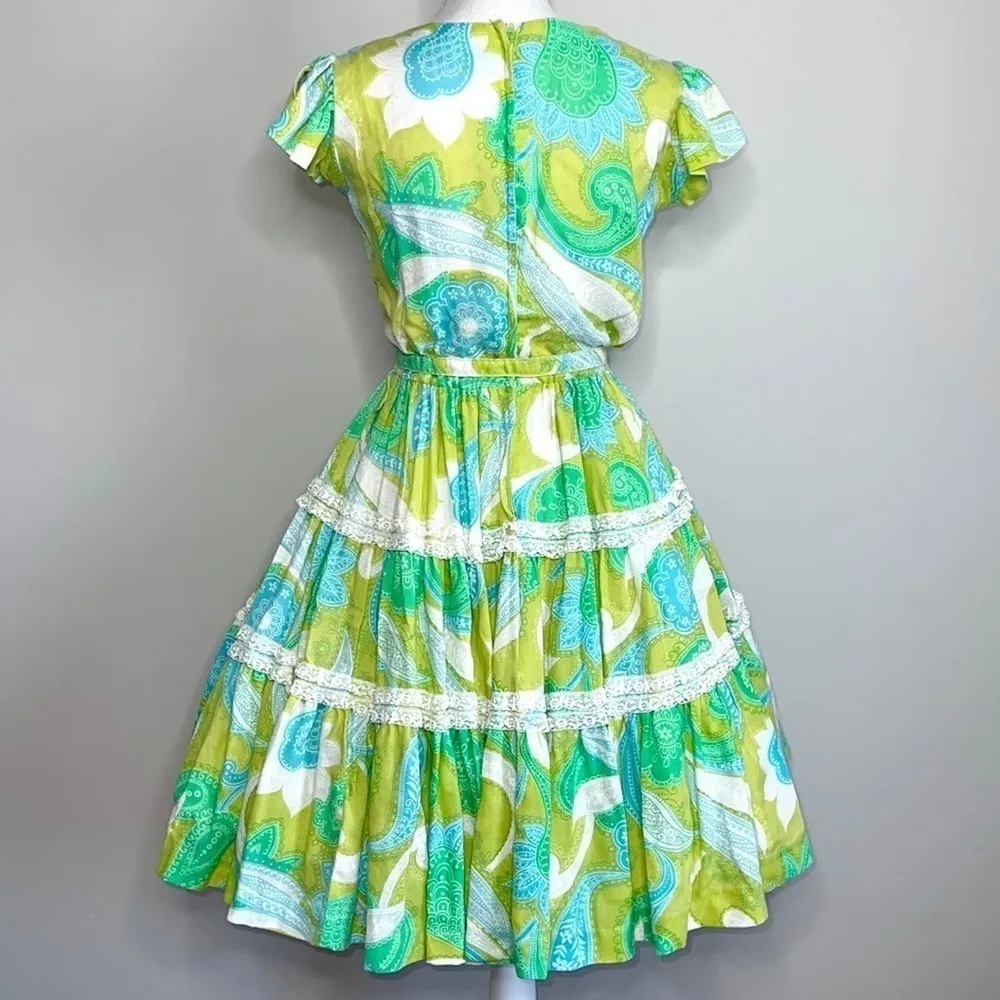 1970s Vintage Handmade Paisley Prairie Swing Dress Green - Image 2