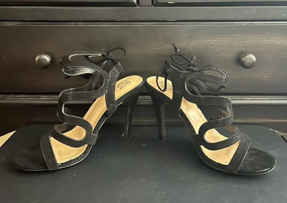 Strappy Black Heels Size 6 - Image 6