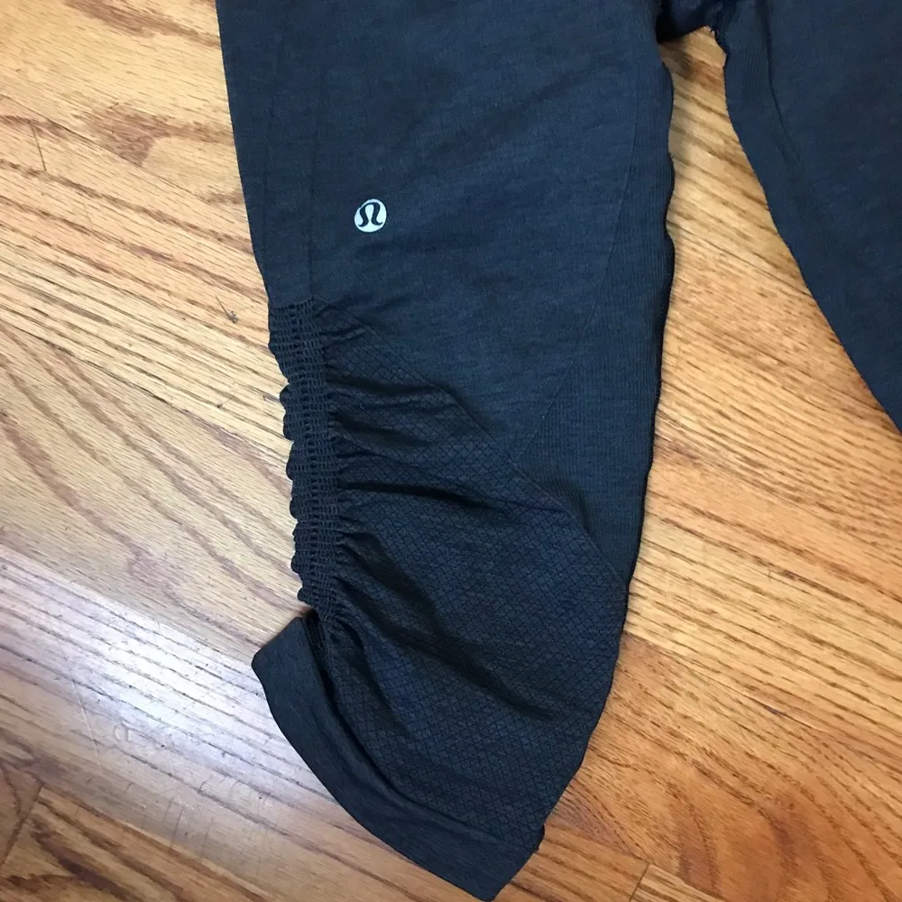 Lululemon In The Flow Seamless Crop Legging - Image 2