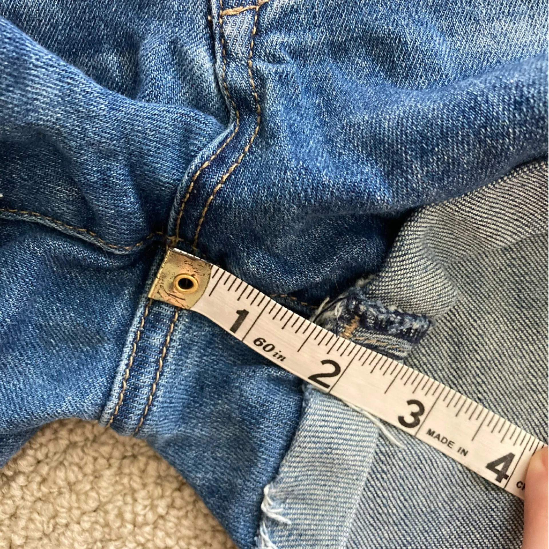 BLANK NYC The Fulton Short Cuffed Distressed Mid-Rise Jean Shorts Size 31 EUC - Image 11