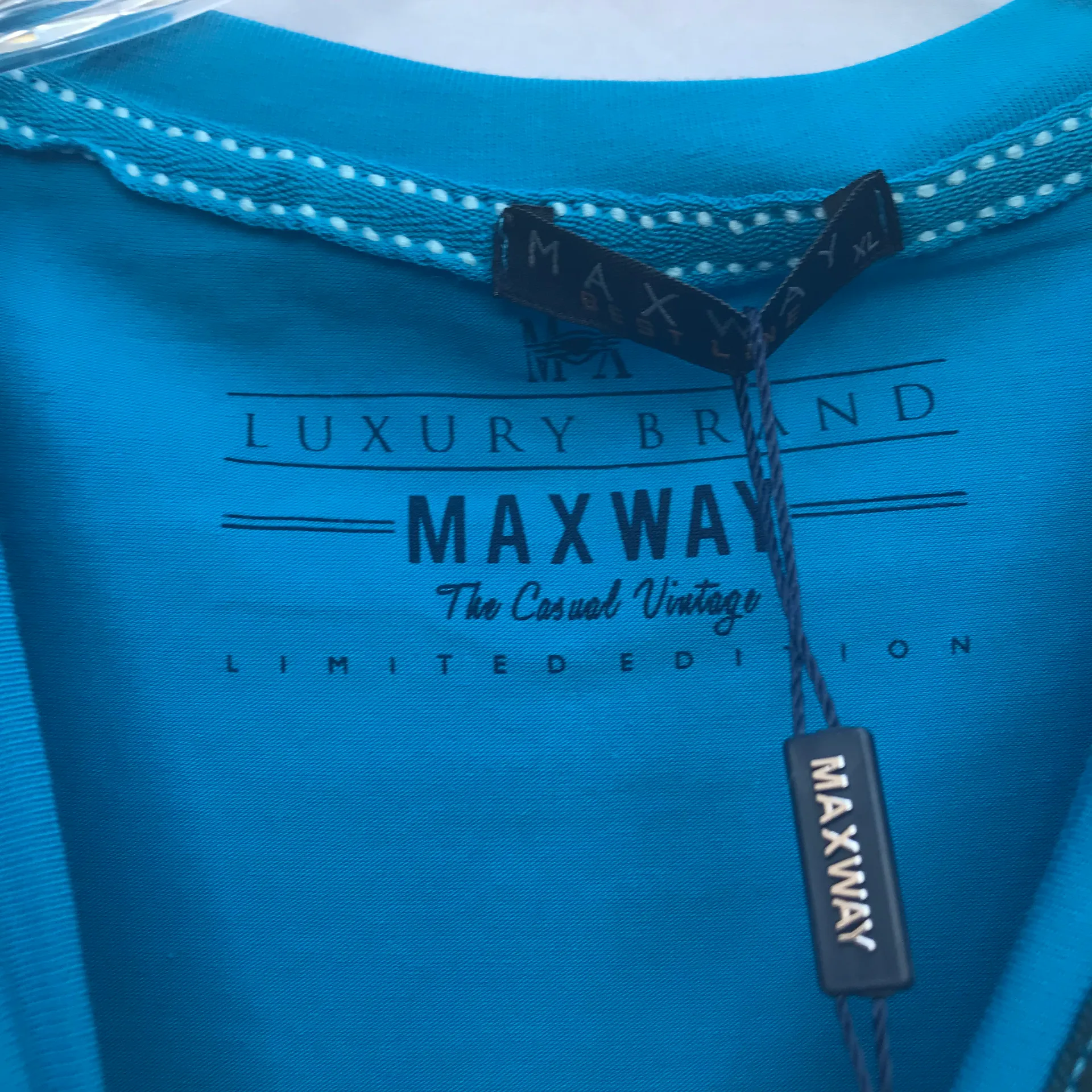 NWT New M Maxwell Collection Men’s T Shirt Blue Designer Formal Top Short Sleeve Size M - Image 4