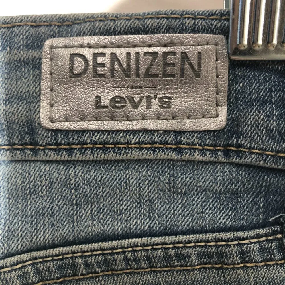 Levi's Denizen Light Blue Stretchy Skinny Jeans Size 28 - Image 6