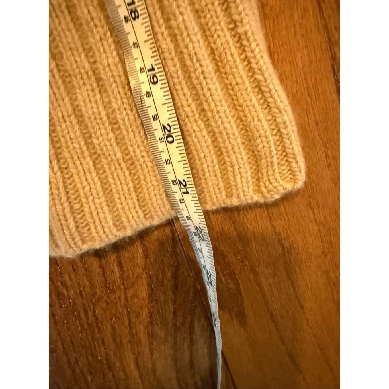 Banana Republic Angora Lambswool cableknit button neck sweater small - Image 7