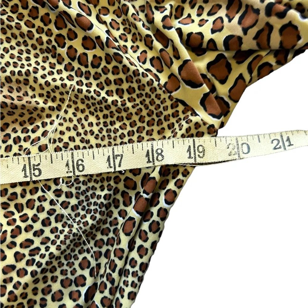 Norma Kamali animal Wrap Dress
Size medium - Image 5