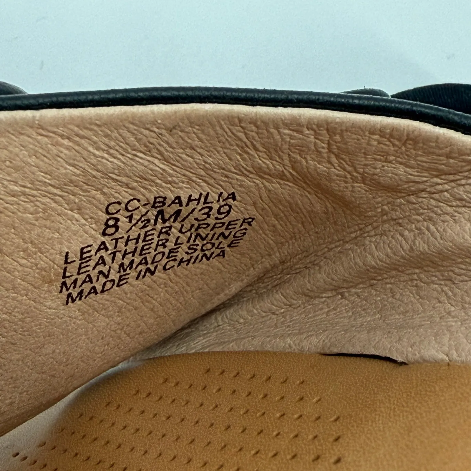 Corso Como Bahlia Sandal Size 8.5 Black Soft Leather Buckle Flat Slide Classic - Image 4