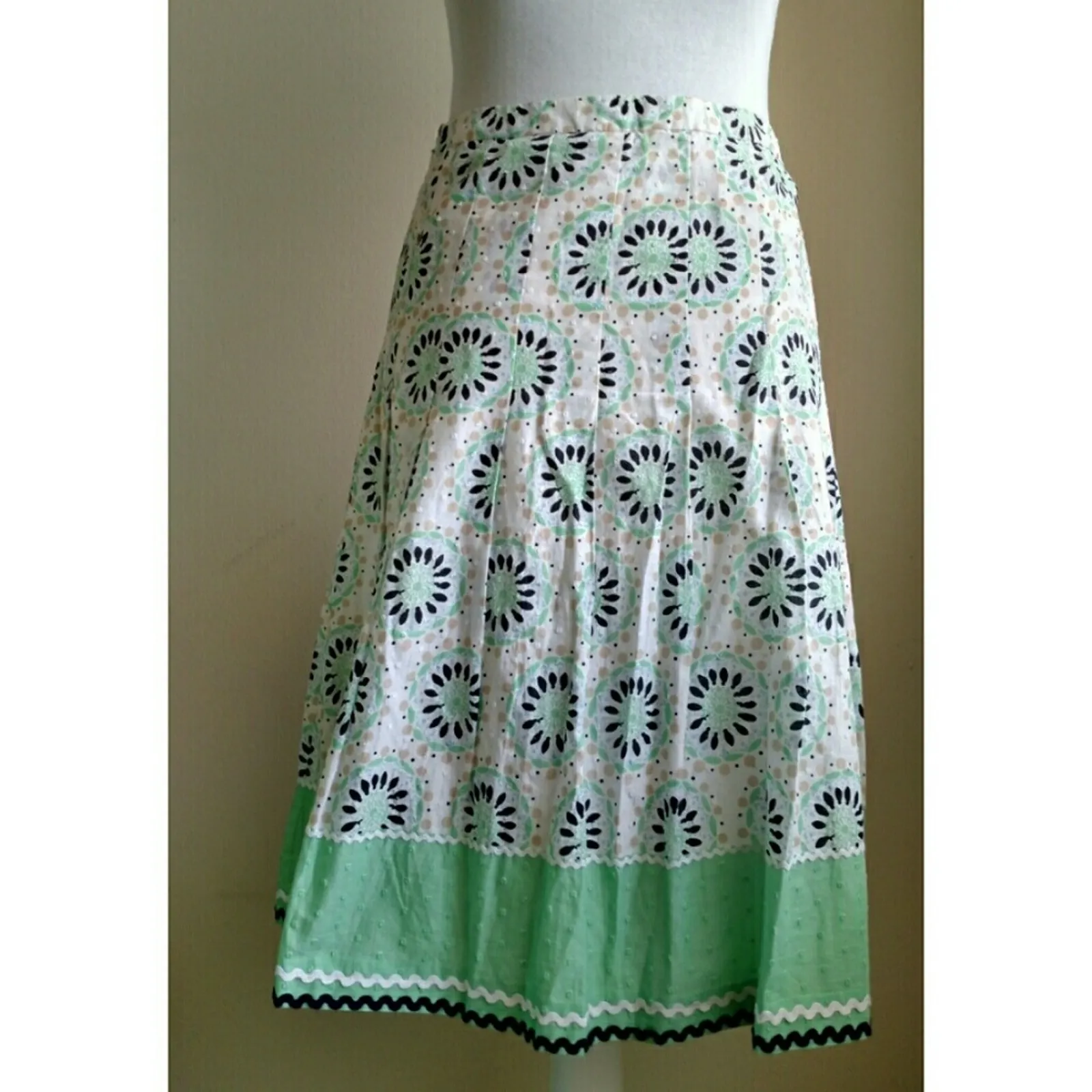 Ann Taylor LOFT Patterned Skirt Green White Tan A-Line Flare 0 - Image 3