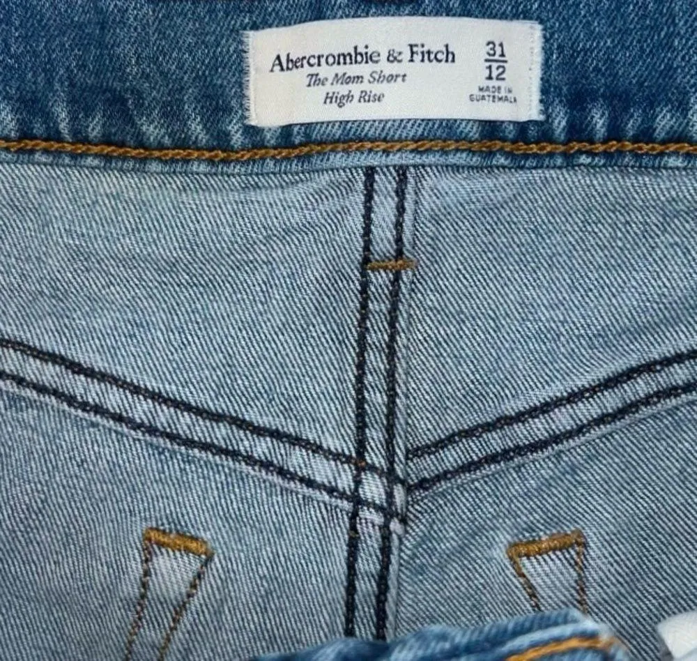 Abercrombie & Fitch The Mom Short High Rise size 31/12 - Image 3