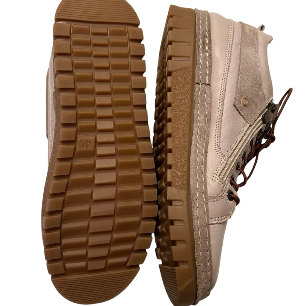 Spring Step Lauria Leather & Suede Flat Platform
Lace-up Sneakers Size 40 or 9 - Image 9