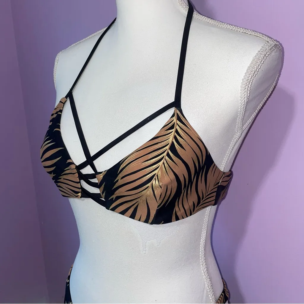 Beach Bunny Reversible Bikini Set Women L Swimwear Cut Out Halter Tropical Leaf - Image 2