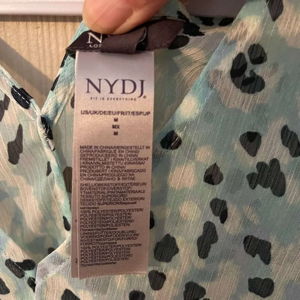 NYDJ Los Angeles sheer oversized flowy blouse. NWOT - Image 8