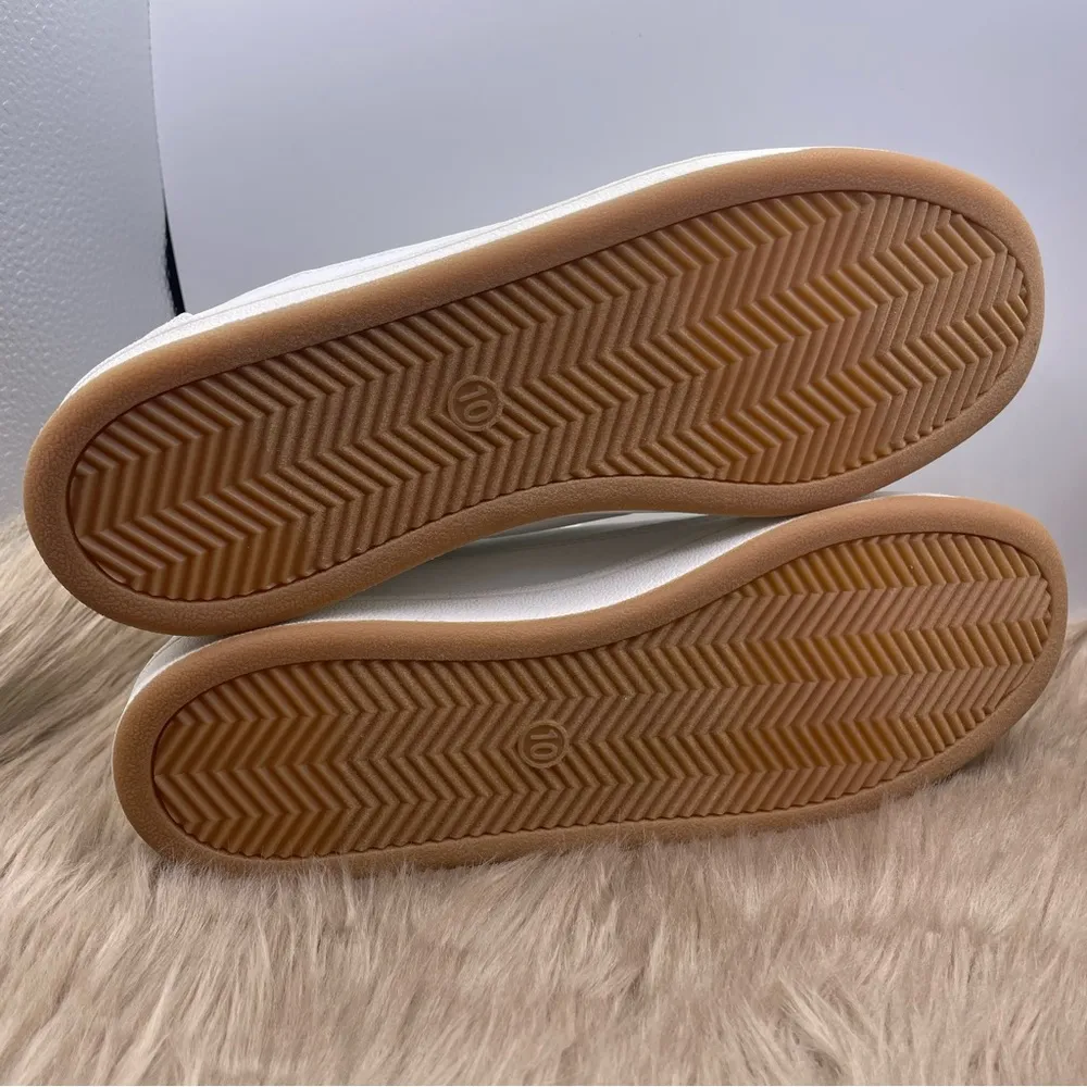 Universal Thread leather comfort white sneakers women Size 10 - Image 10