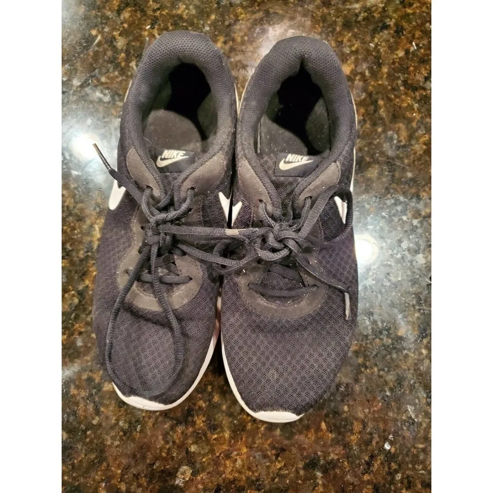 Nike Tanjun Women's Black Running Shoes Size 8 - Image 5
