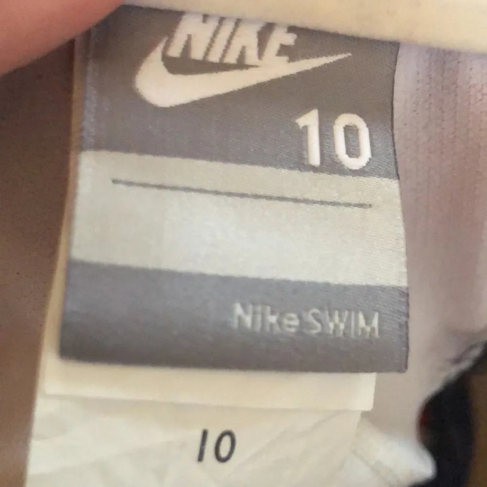 Nike Swim Bandeau Top Sz. 10 Built in Bra Red Navy Swoosh Logo Summer Pool Beach - Image 8