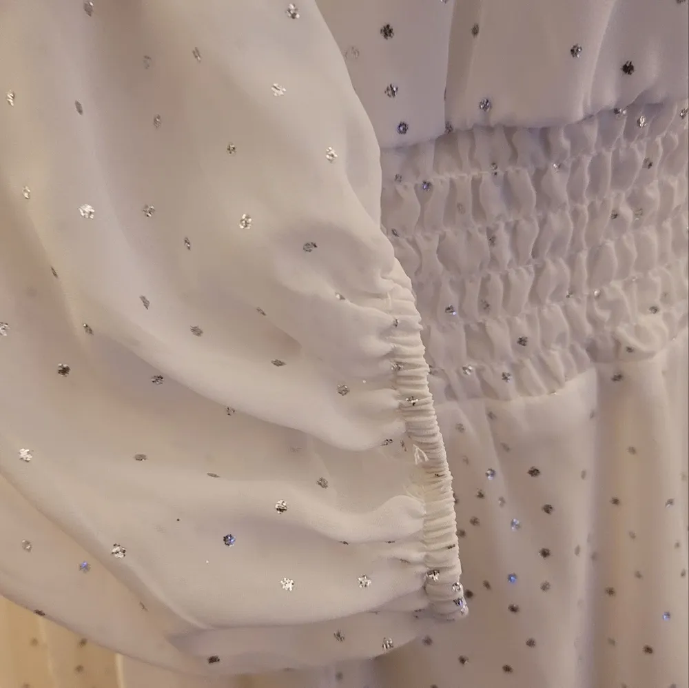 🔥SALE🔥 NWT! Newyork & Company White Sparkly Sheer Longsleeve High Low Dress S Silver - Image 6