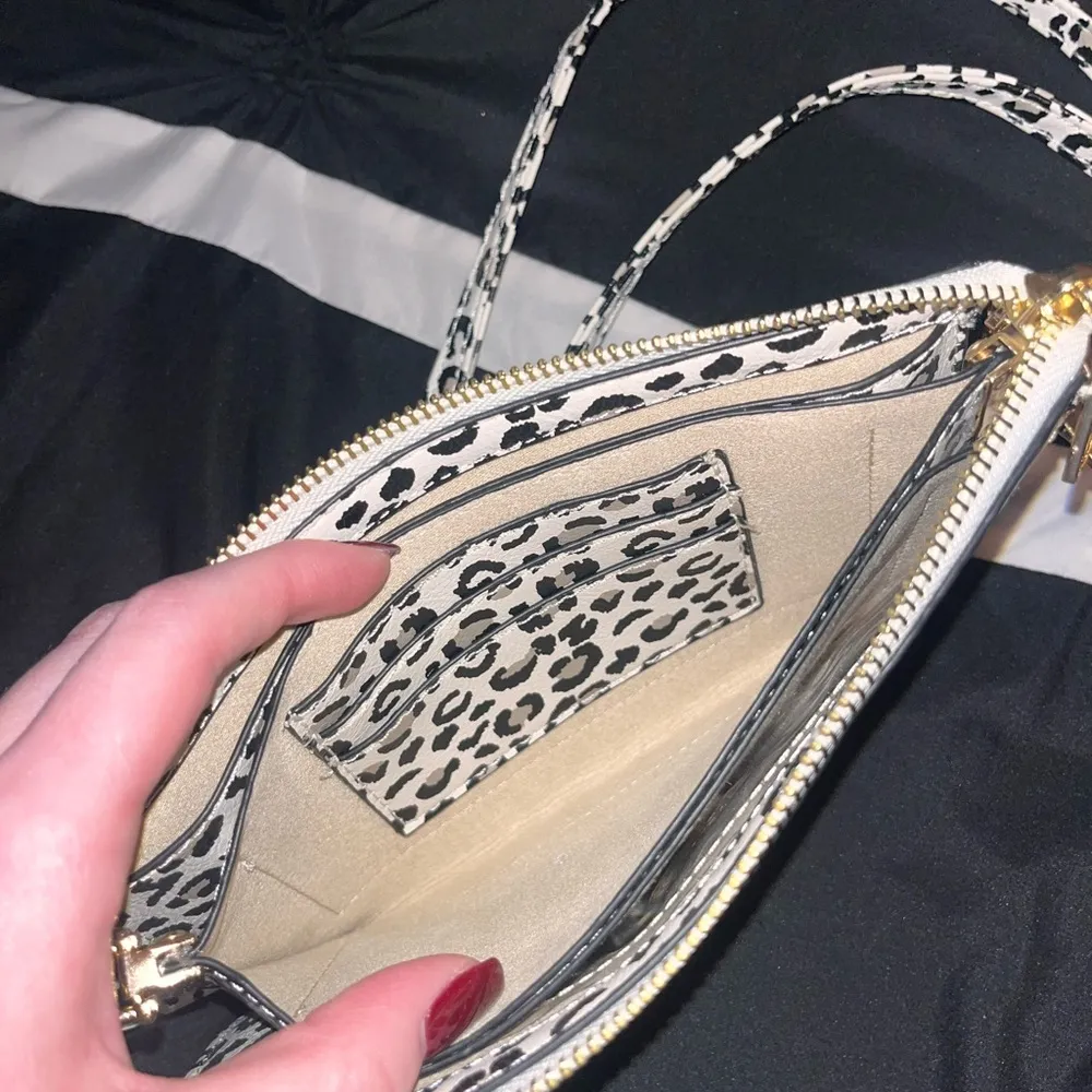 Leopard print mini purse - Image 3