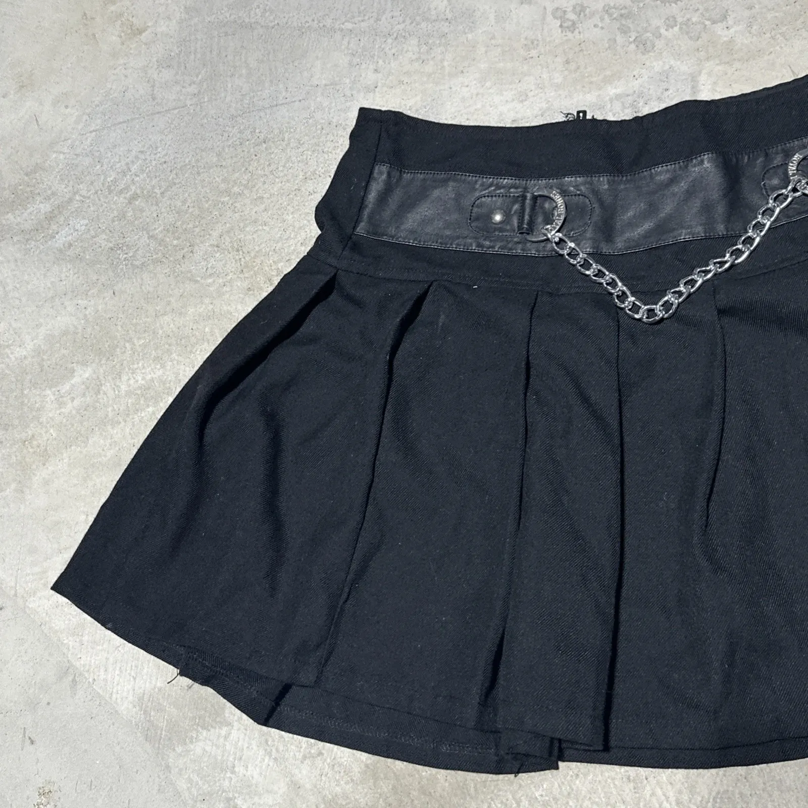 Royal Bones Black Chain Pleated Mini Skirt Punk Goth Y2K Emo Grunge Alt SZ M - Image 4