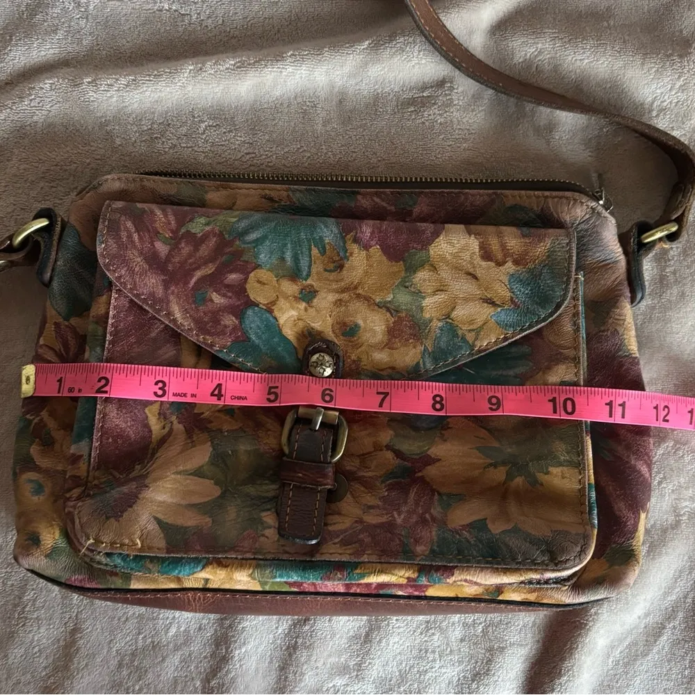 Patricia Nash Fresco Italian Bouquet Floral Leather Crossbody Bag - Image 8