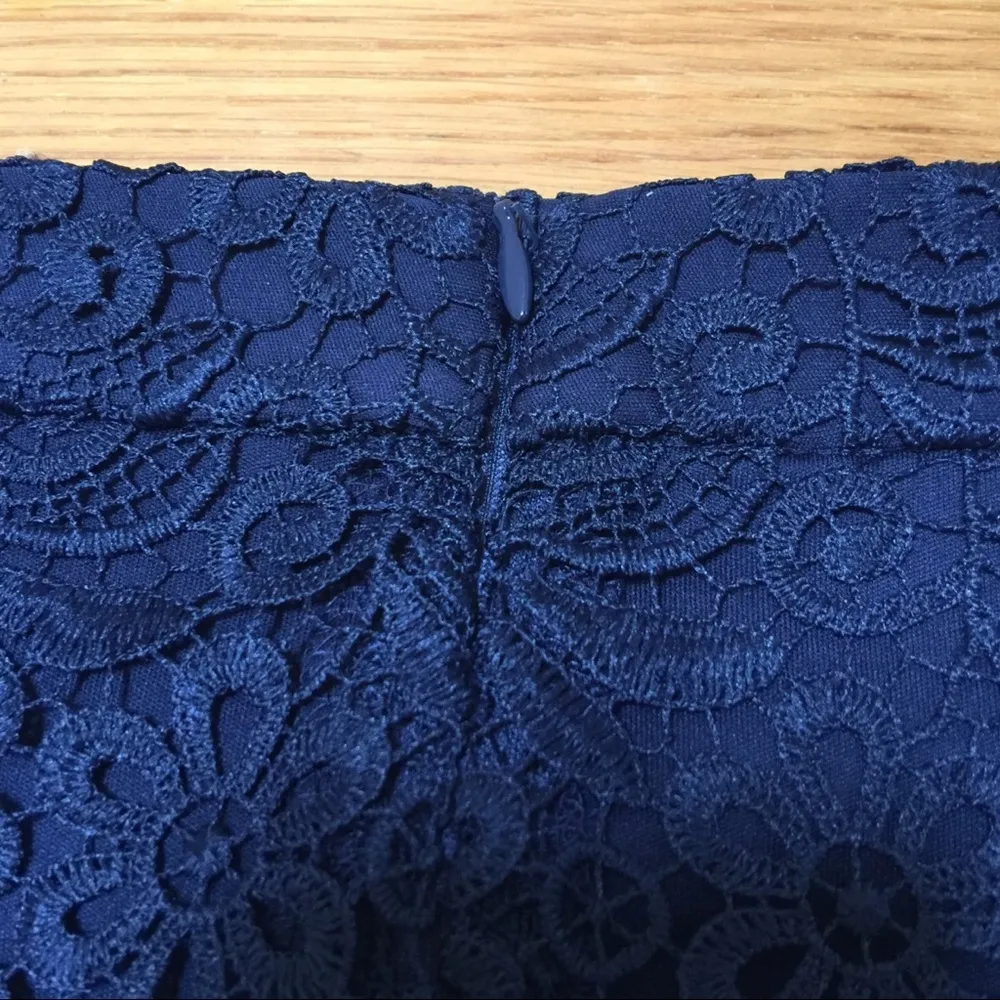 Uniqlo • Navy Blue Lace Pencil Skirt XS NWT - Image 4