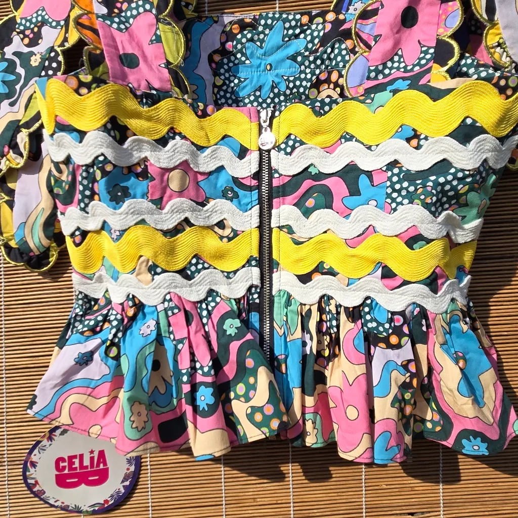 NEW Celia B Colorful Wavy Piping Top Blouse M Pink Size M - Image 8