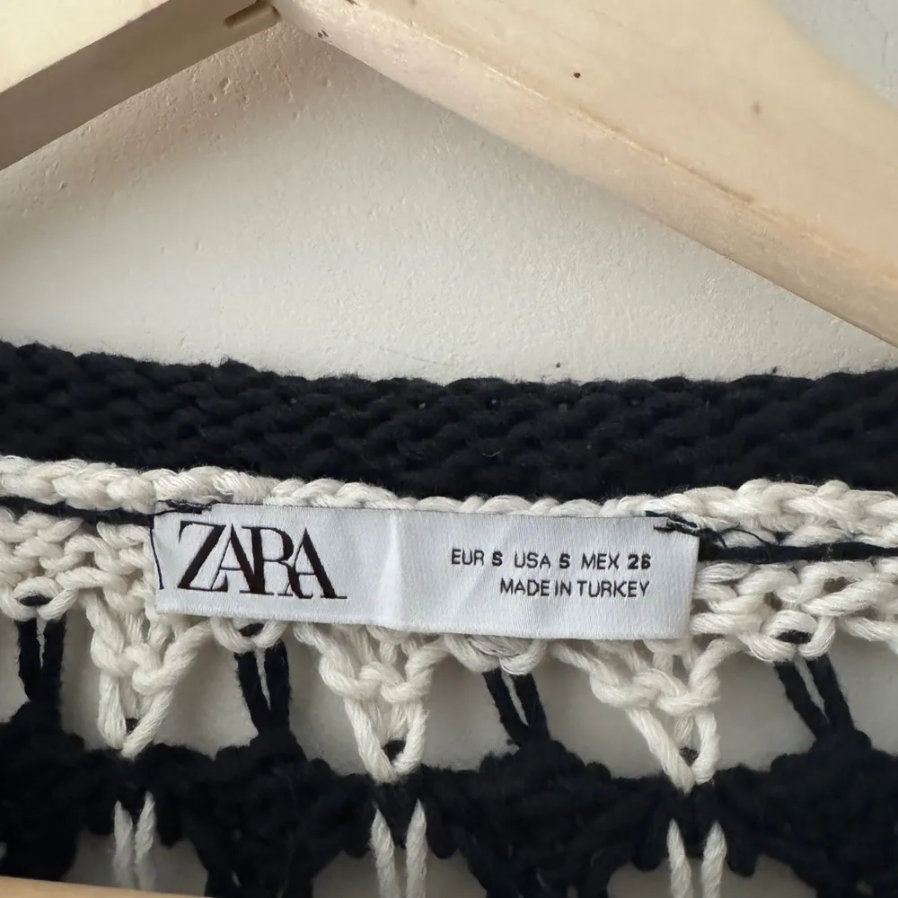 Zara Dark Blue And White Striped Open Chunky Knit Cropped Sweater With Pockets - Image 7