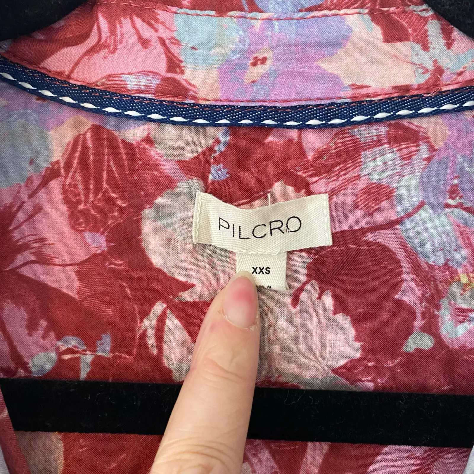 Pilcro Anthropologie Pink Purple Floral Button Down Blouse Women's size XXS - Image 2