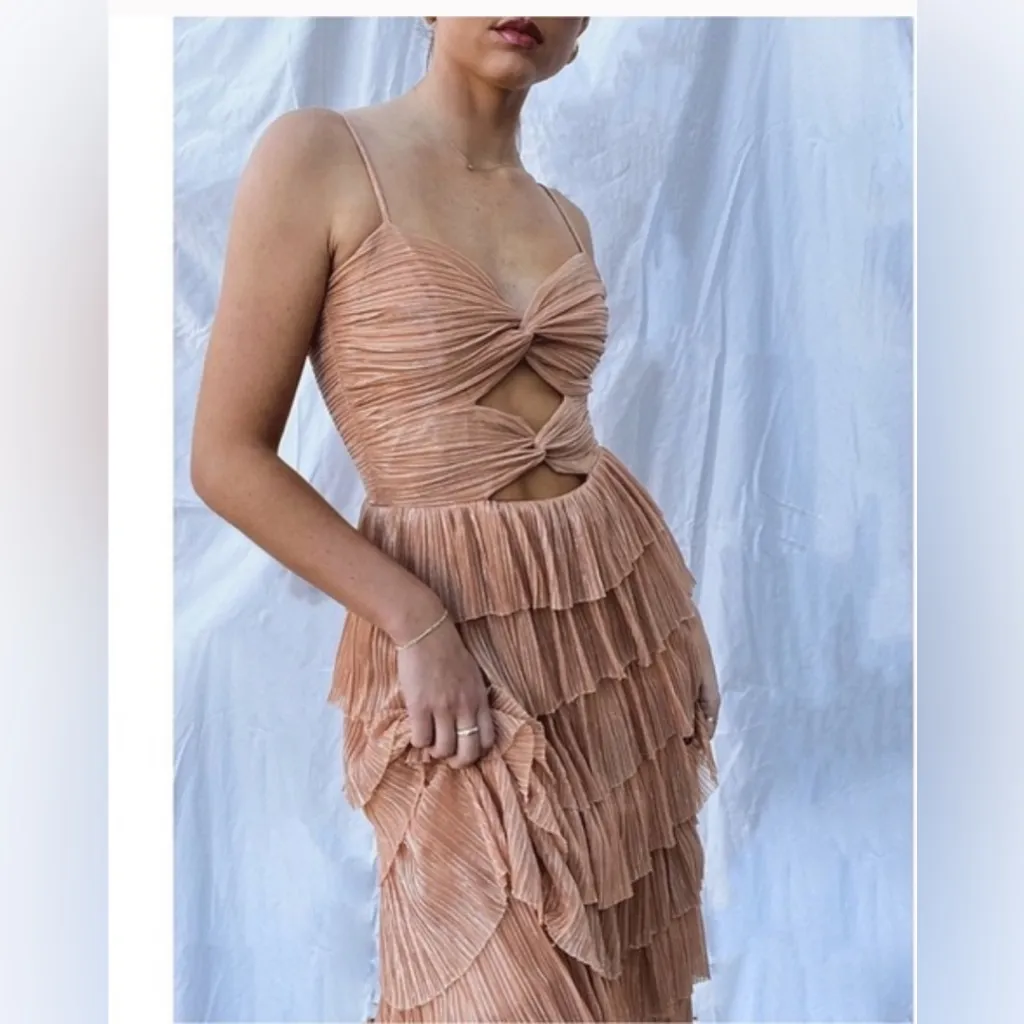 Gianni Bini Grace Metallic Plisse Sweetheart Neck Cut-Out Tiered Dress - Image 6