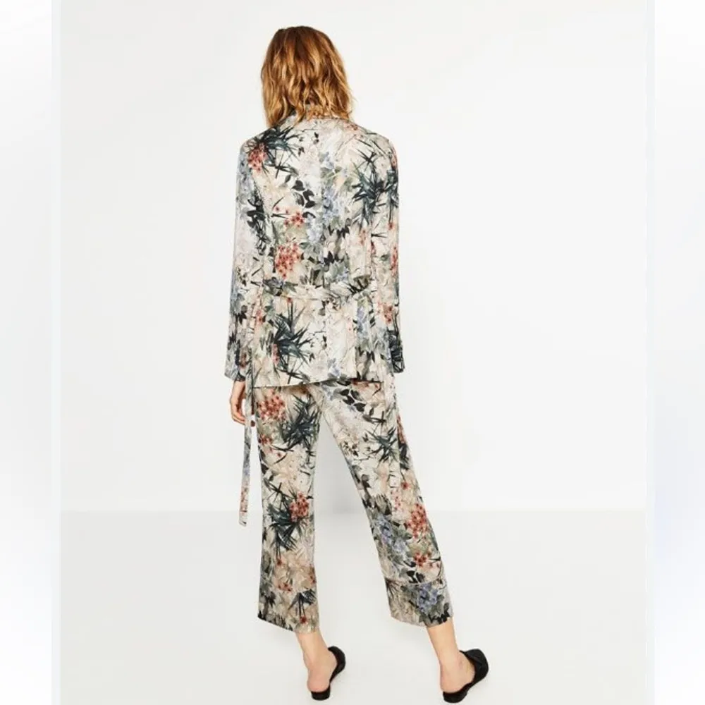 Zara floral blazer size small - Image 3