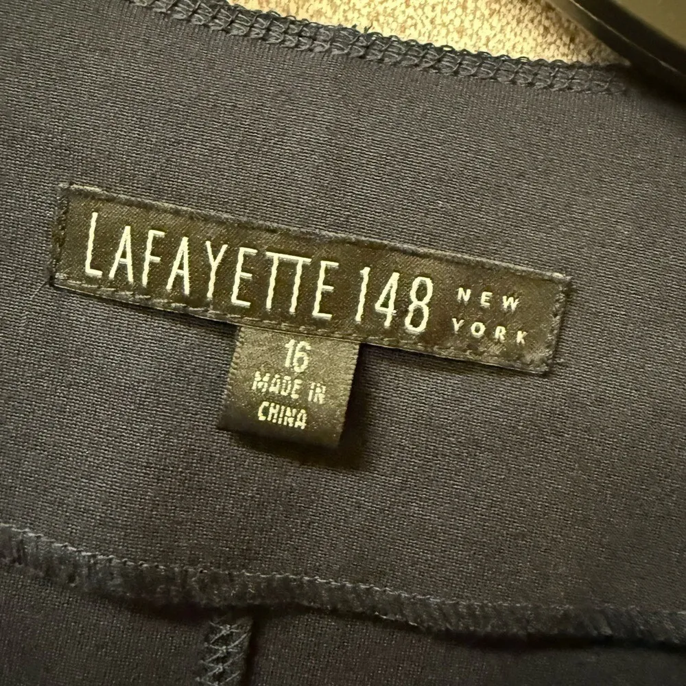 Lafayette 148 Women 16‎ Navy Blue Viscose Blazer Fabric details Elegant Jacket Size 12 - Image 3