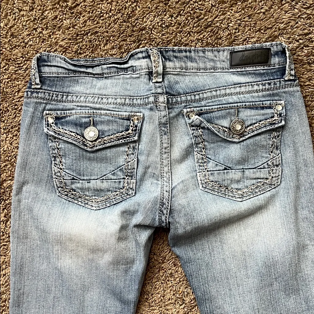 Daytrip Leo Bootcut Jeans - Image 6