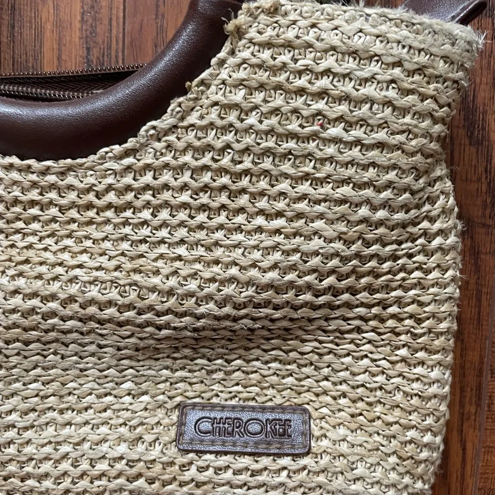 Cherokee Vintage  straw bag - Image 3