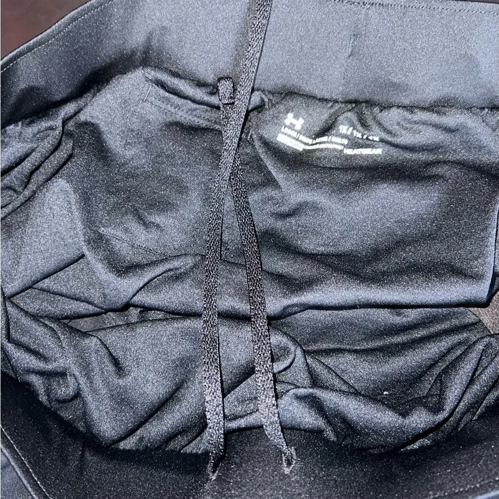 black under armor athletic shorts - Image 6