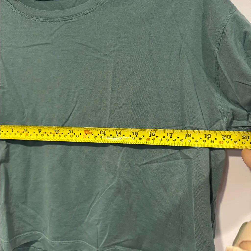 Steel blue lululemon crop cates tee - Image 2