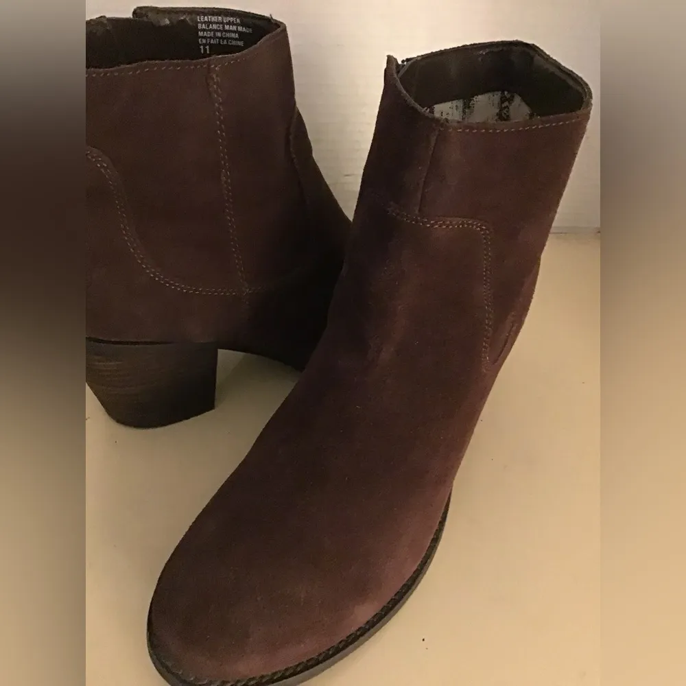 Seychelles women brown suede ankle boots US 11 Euro 42 - Image 4