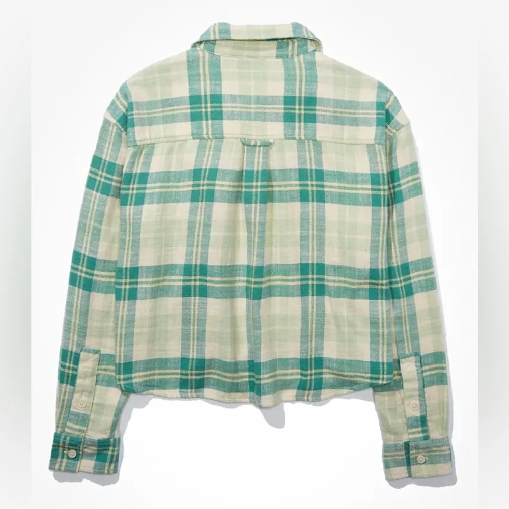 🍃AE | Cozy Cropped Flannel Shirt in emerald plaid🍃~med(more pics coming soon!) - Image 4