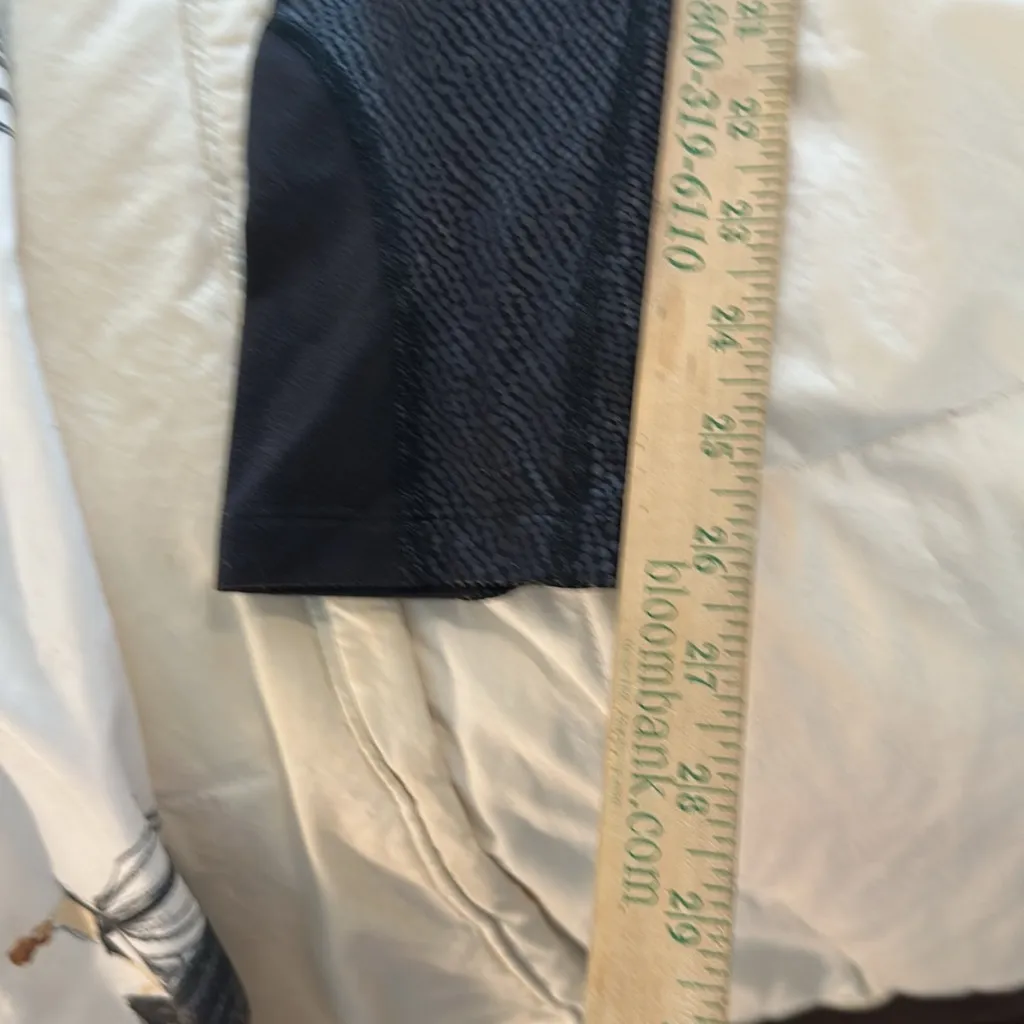 Beyond Yoga Black Leggings Size Medium - Image 11