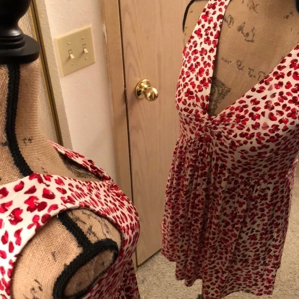 Cute red and white floral maternity tank top Size undefined - Image 6