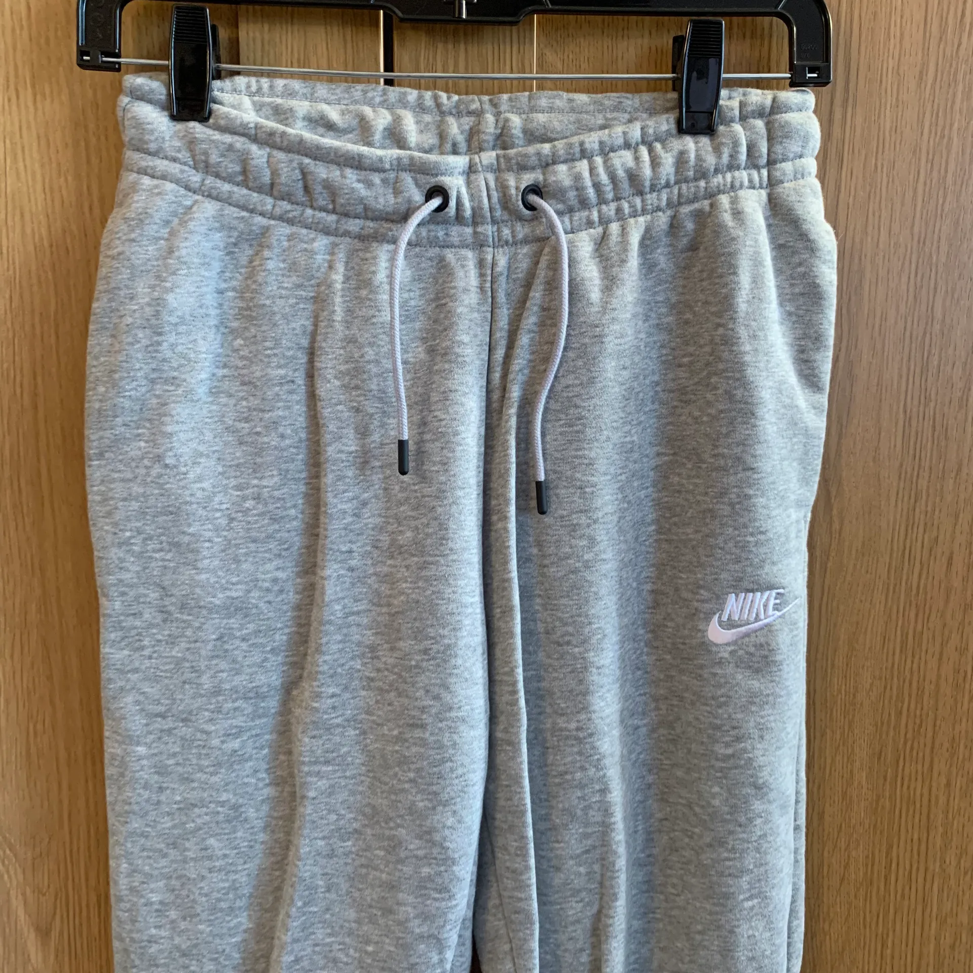 Nike Women’s  Grey Sweatpants - Image 5