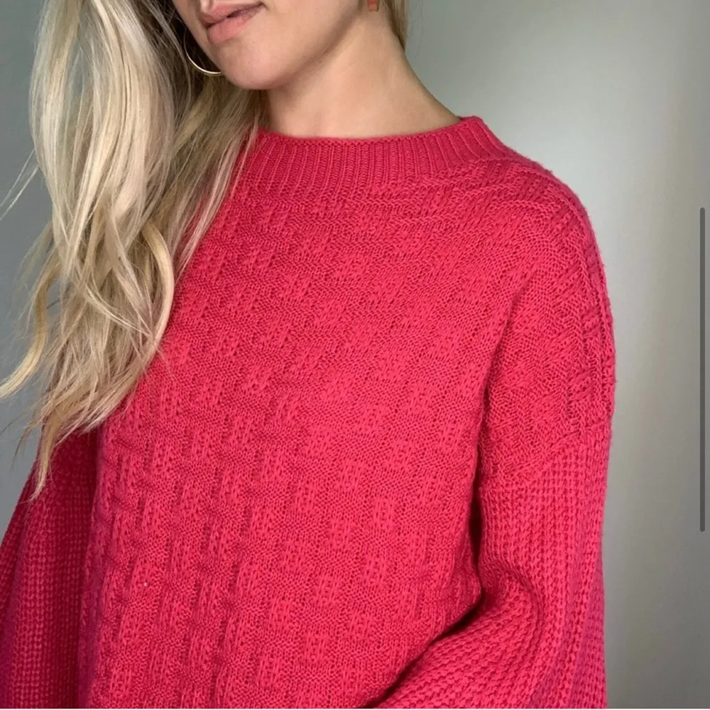 Umgee fuchsia Pink Bell Sleeve Chunky Knit Sweater size L loose oversized barbie - Image 2