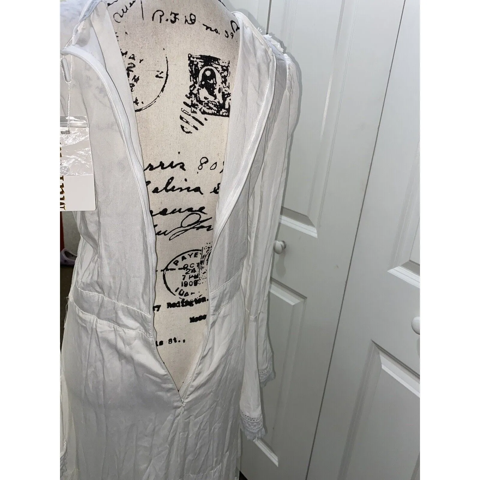 Muy Muy Fancy Cottage Core Lace Embroidered Bell Sleeves White Maxi Dress Sz Sm - Image 8